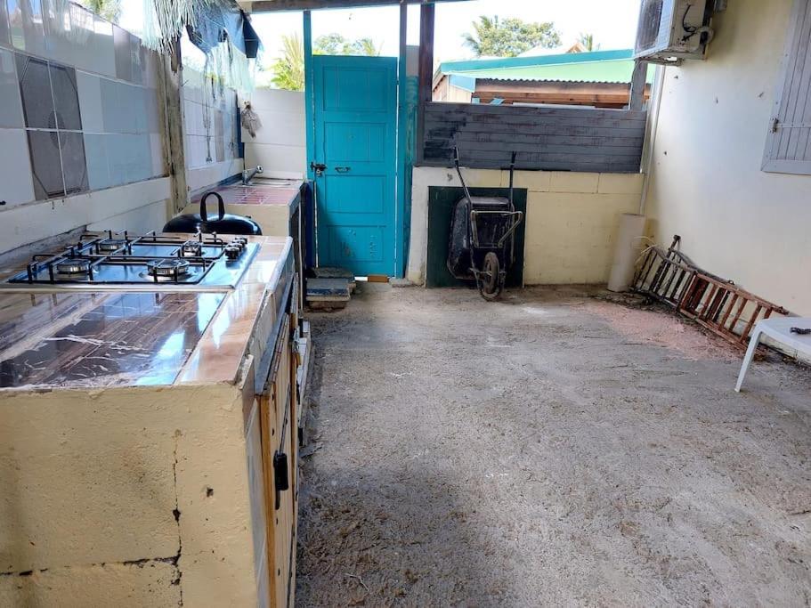 La Petite Maison, Spacieuse, Avec Jardin / Parking 세인트 로즈 외부 사진